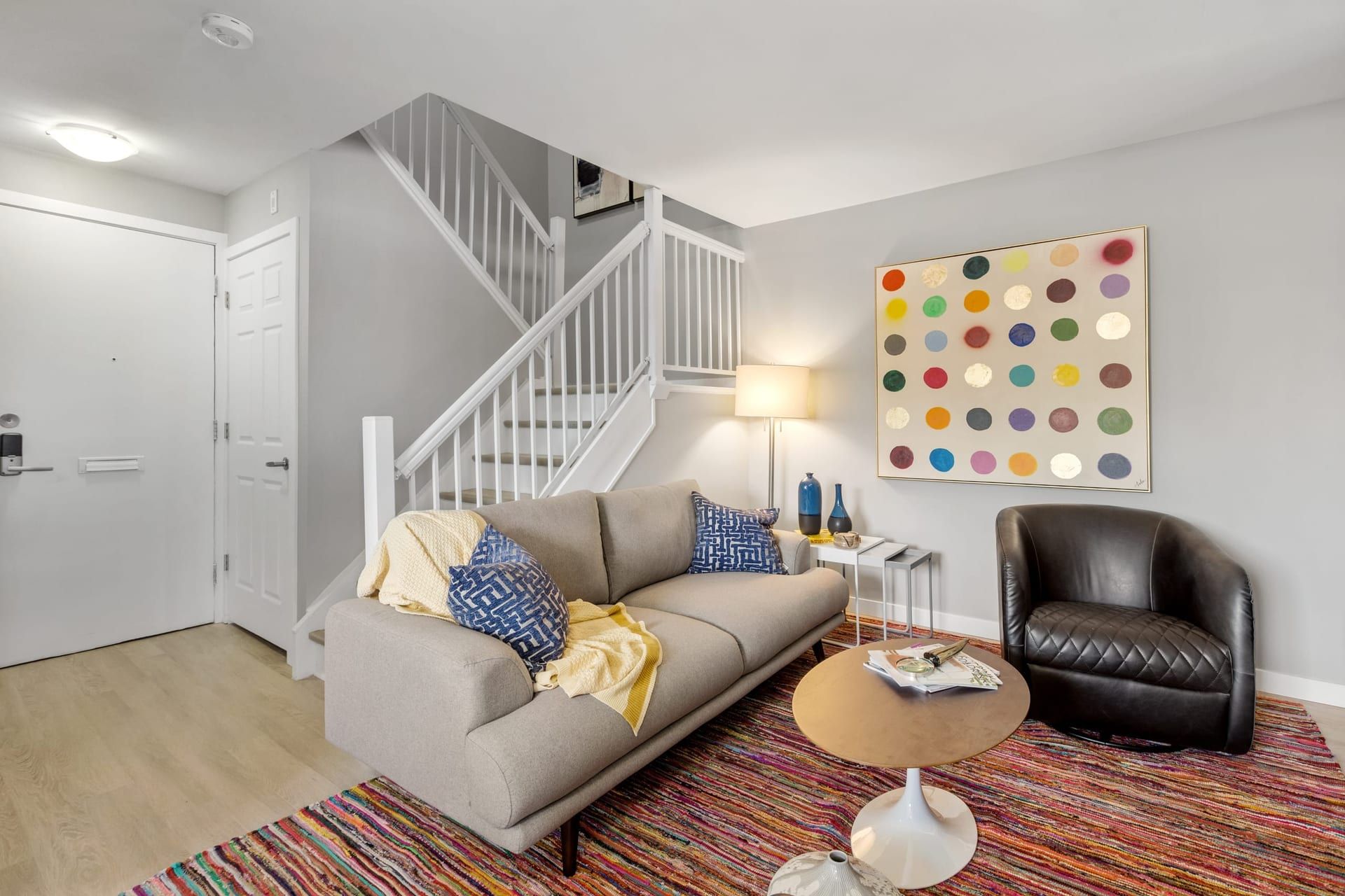 Woodroffe Towns: living room seen from the front door, furnished townhouse in Nepean, Ottawa